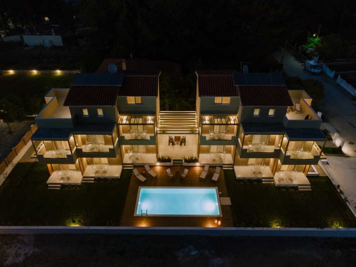 Pool Slideshow Image 11